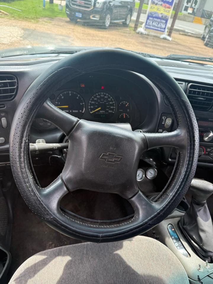 Chevrolet Blazer LS 2-Door 2WD 2001