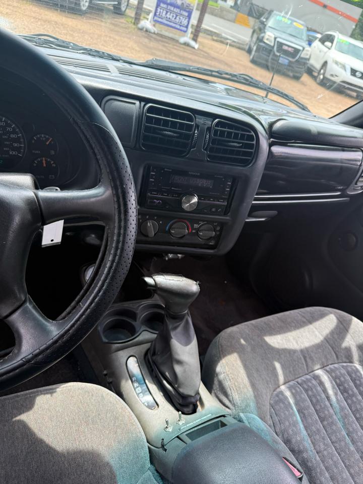Chevrolet Blazer LS 2-Door 2WD 2001