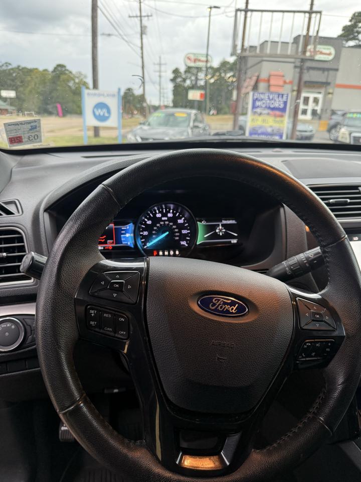 Ford Explorer XLT FWD 2018