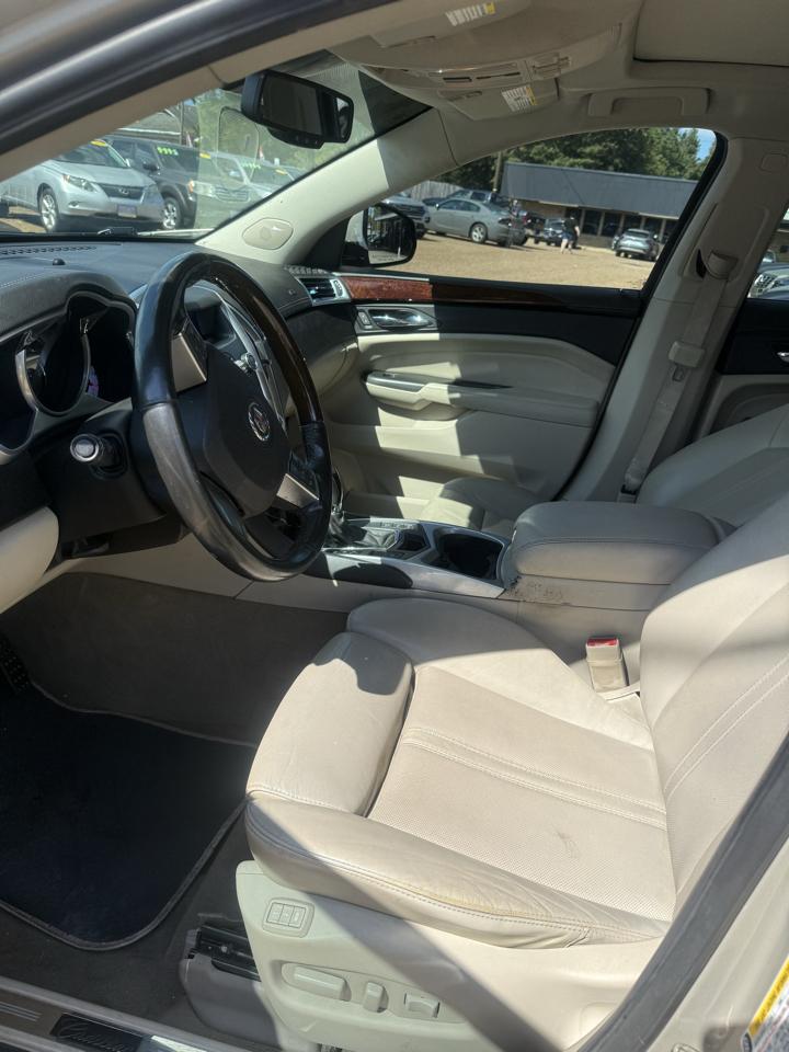 Cadillac SRX Luxury 2012