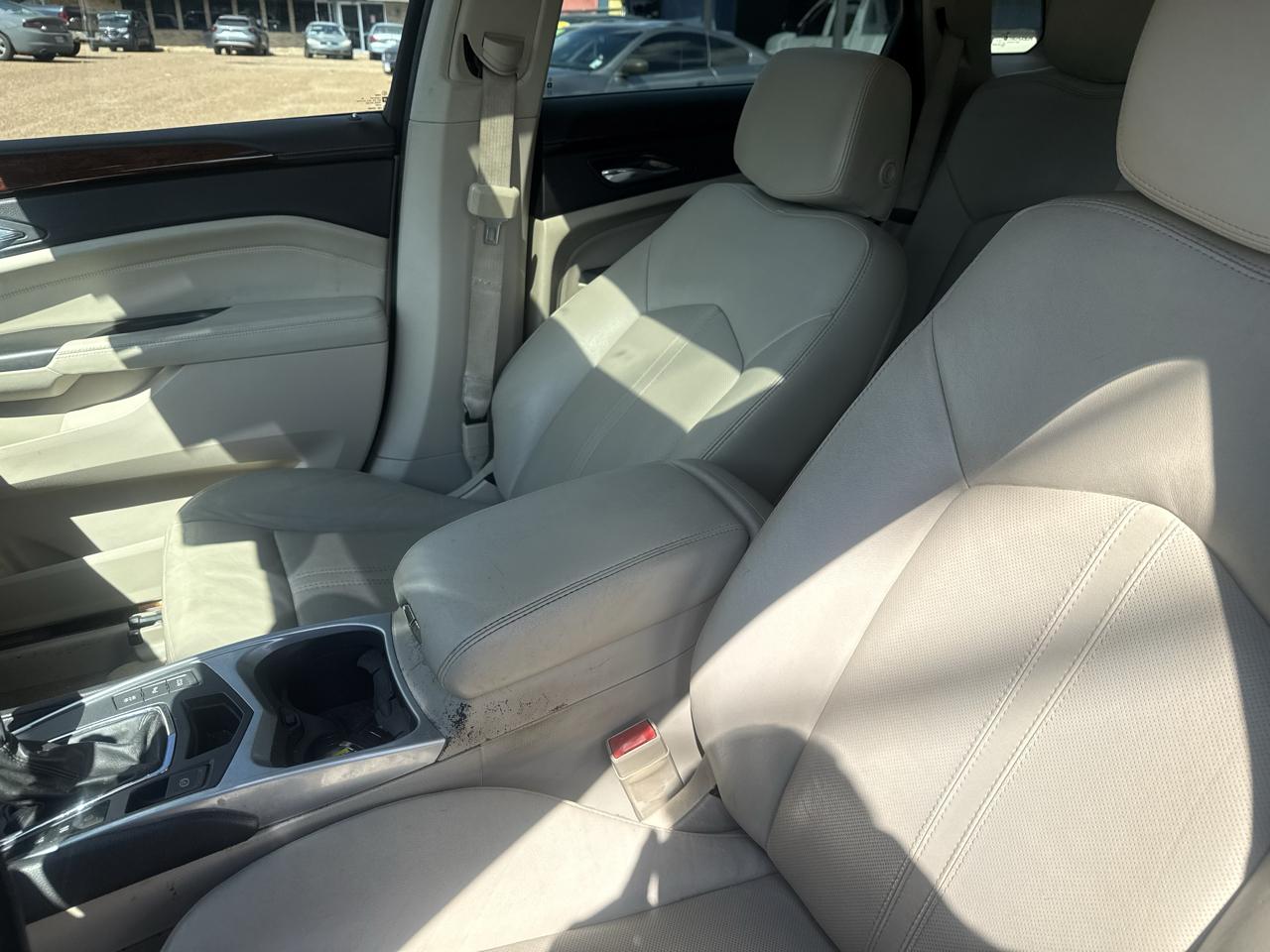 Cadillac SRX Luxury 2012