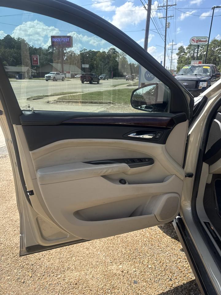 Cadillac SRX Luxury 2012