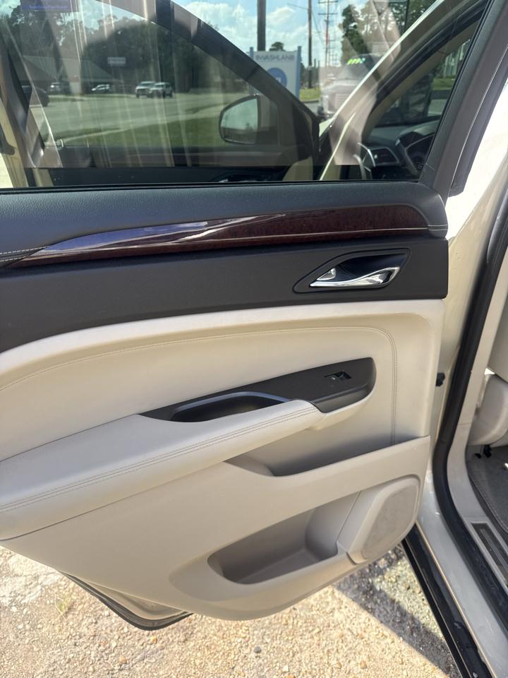 Cadillac SRX Luxury 2012
