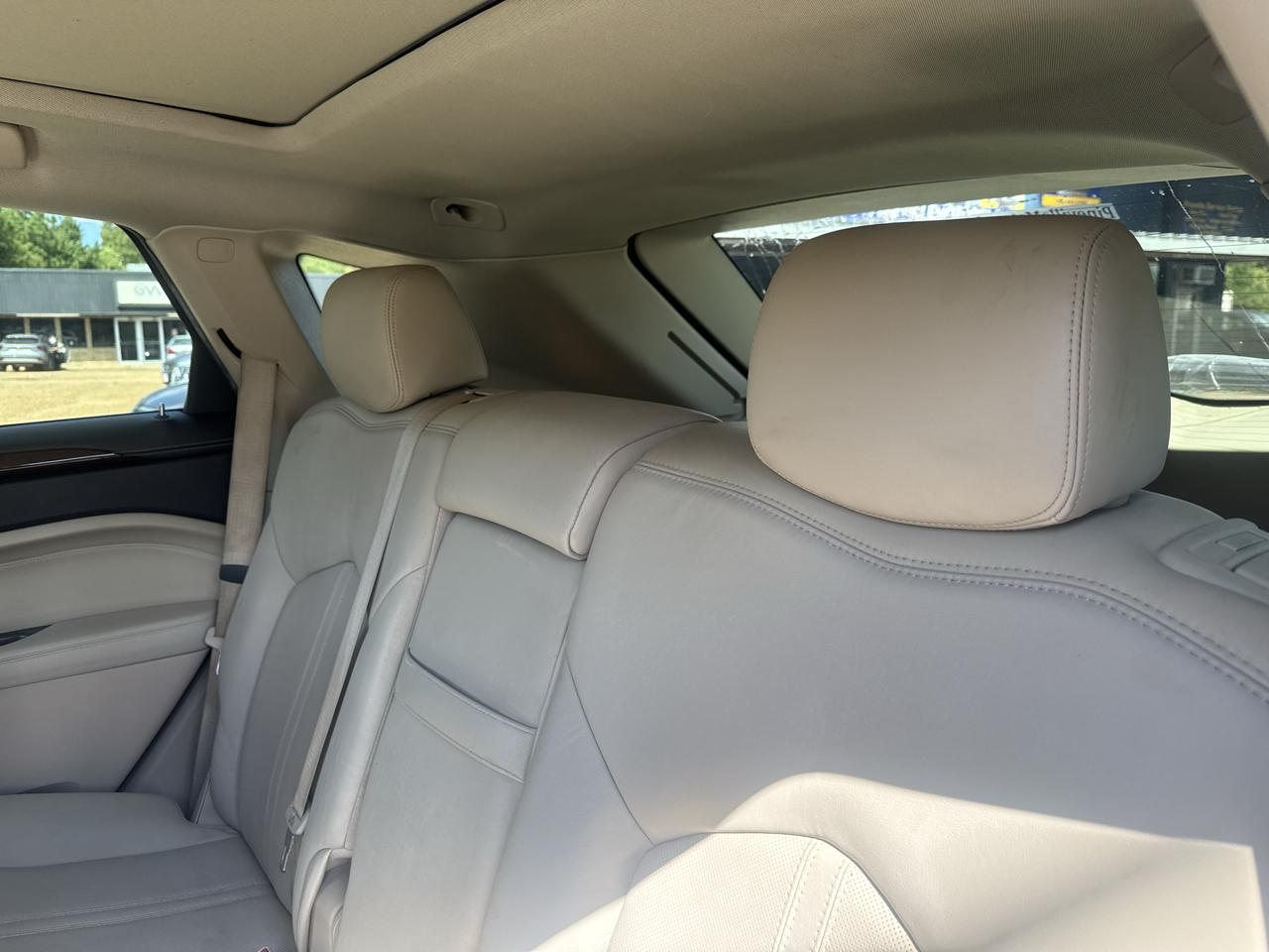 Cadillac SRX Luxury 2012