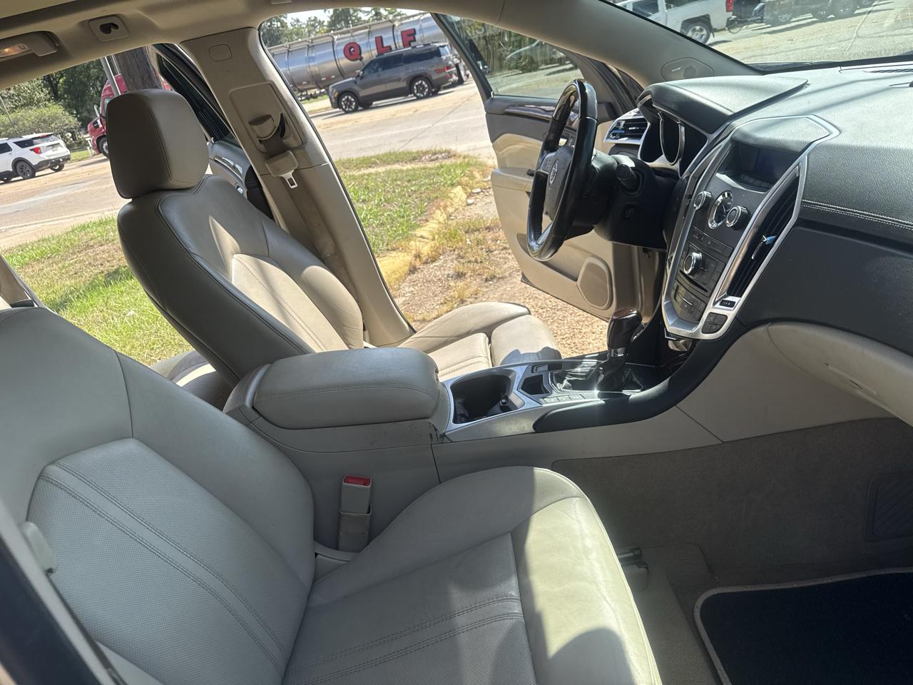 Cadillac SRX Luxury 2012