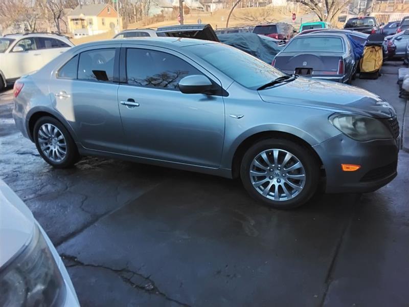 Suzuki Kizashi SE 2013