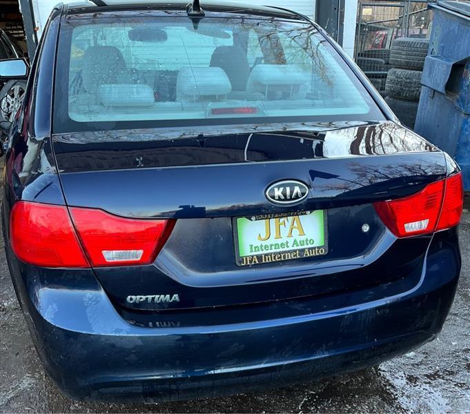 Kia Optima LX 2010