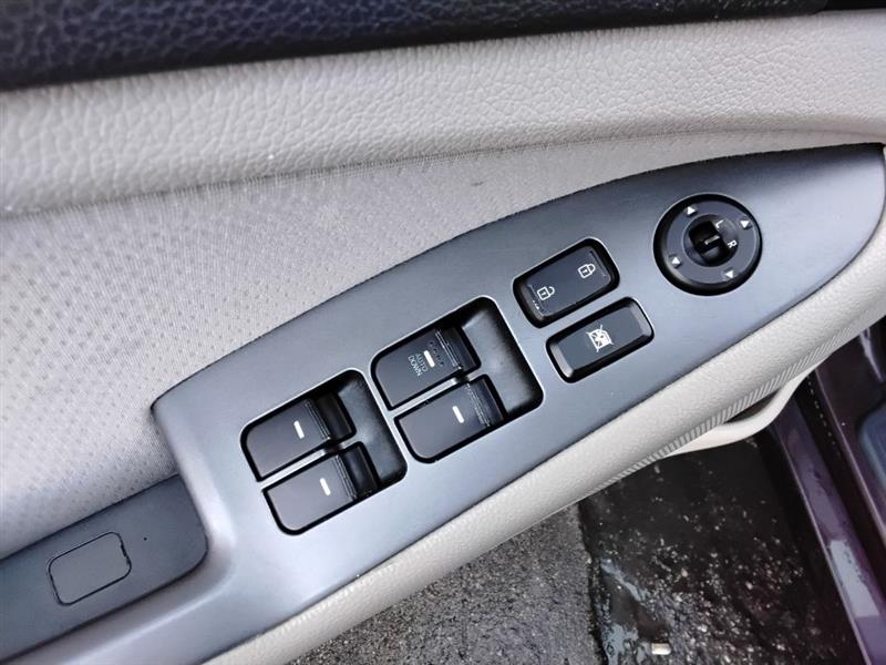 Kia Optima LX MT 2013