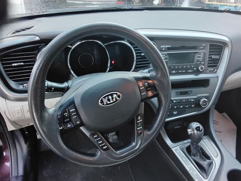 Kia Optima LX MT 2013