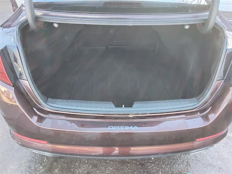 Kia Optima LX MT 2013