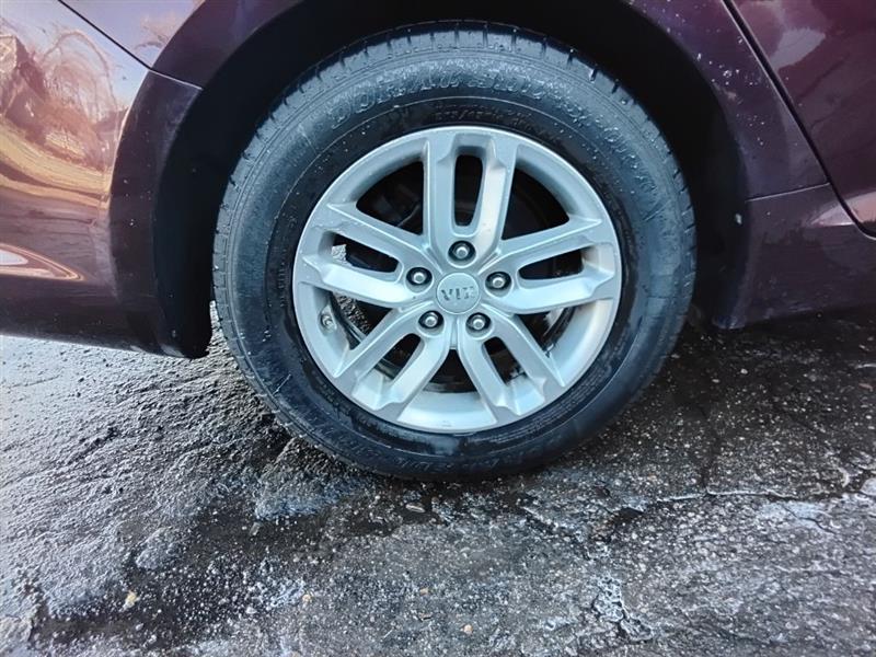 Kia Optima LX MT 2013