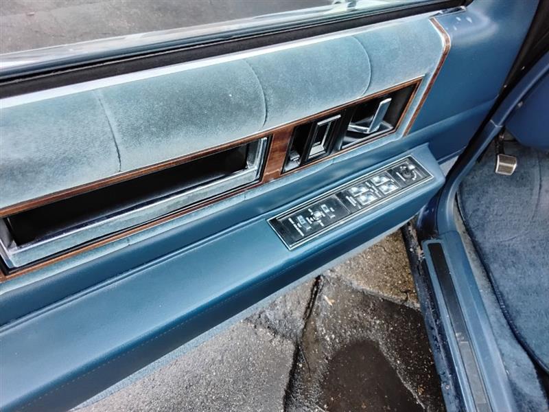 Cadillac DeVille Sedan 1988