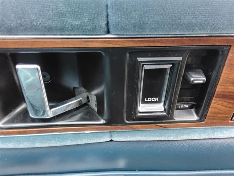 Cadillac DeVille Sedan 1988