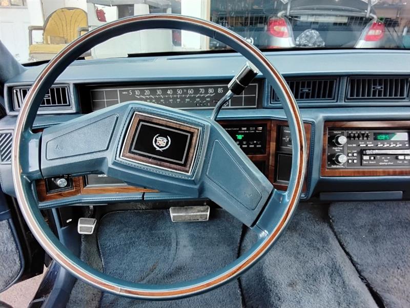 Cadillac DeVille Sedan 1988
