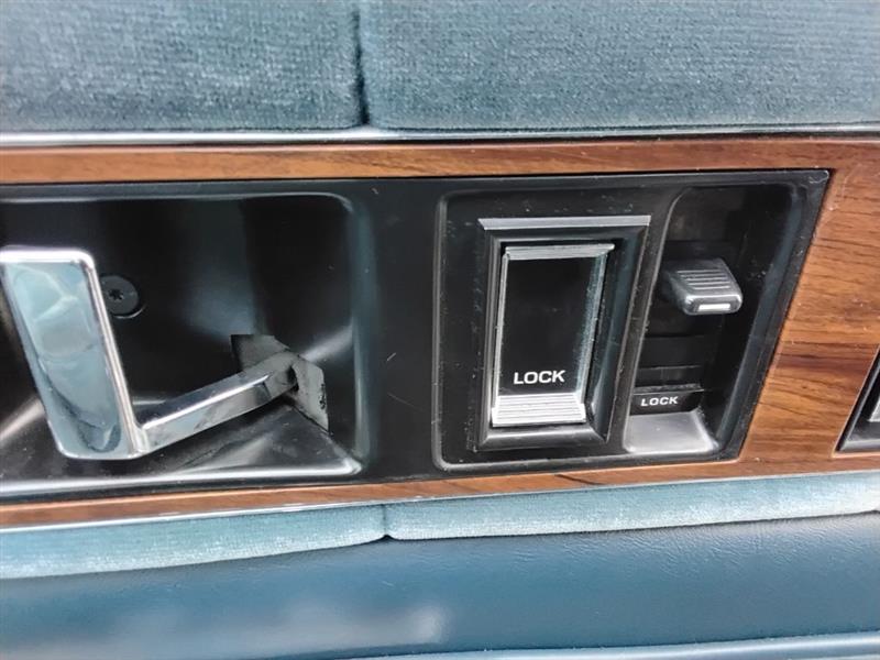 Cadillac DeVille Sedan 1988