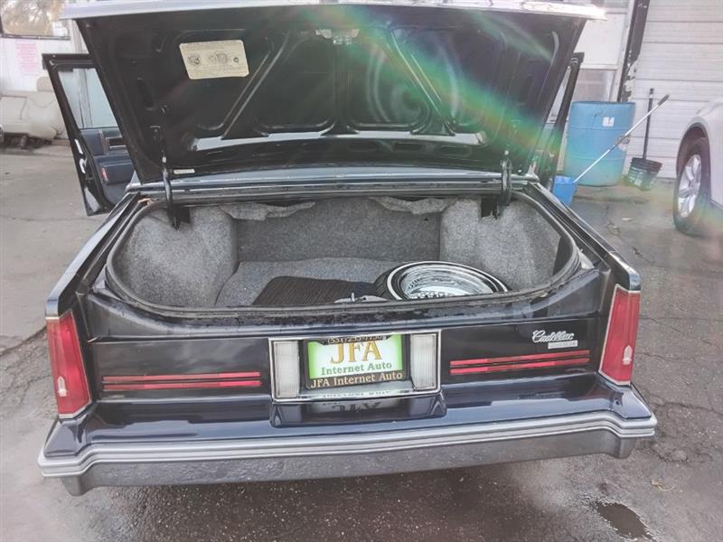 Cadillac DeVille Sedan 1988