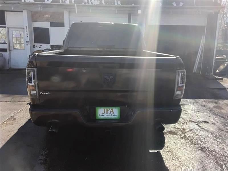 RAM 1500 SLT Crew Cab SWB 4WD 2013