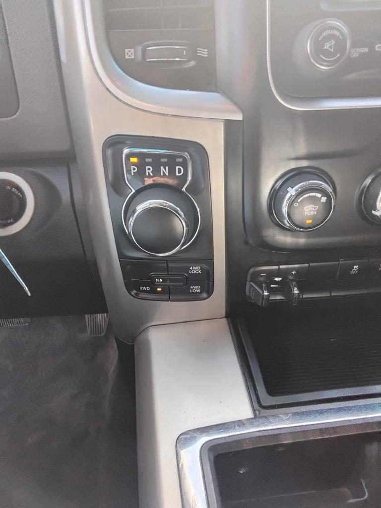 RAM 1500 SLT Crew Cab SWB 4WD 2013