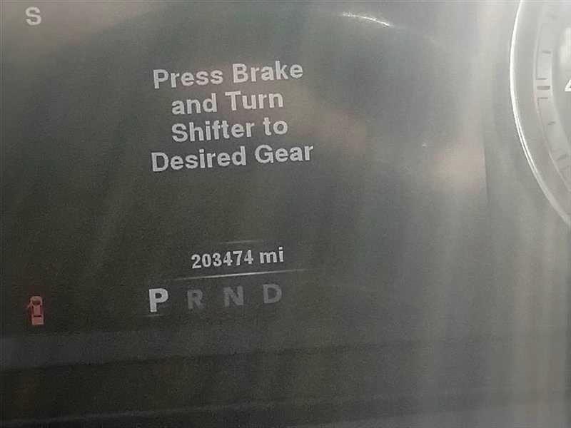 RAM 1500 SLT Crew Cab SWB 4WD 2013