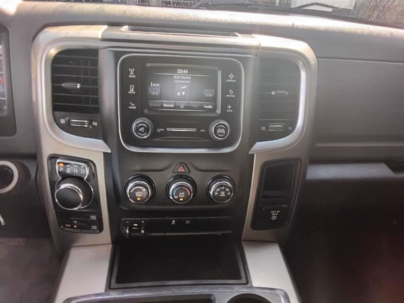 RAM 1500 SLT Crew Cab SWB 4WD 2013