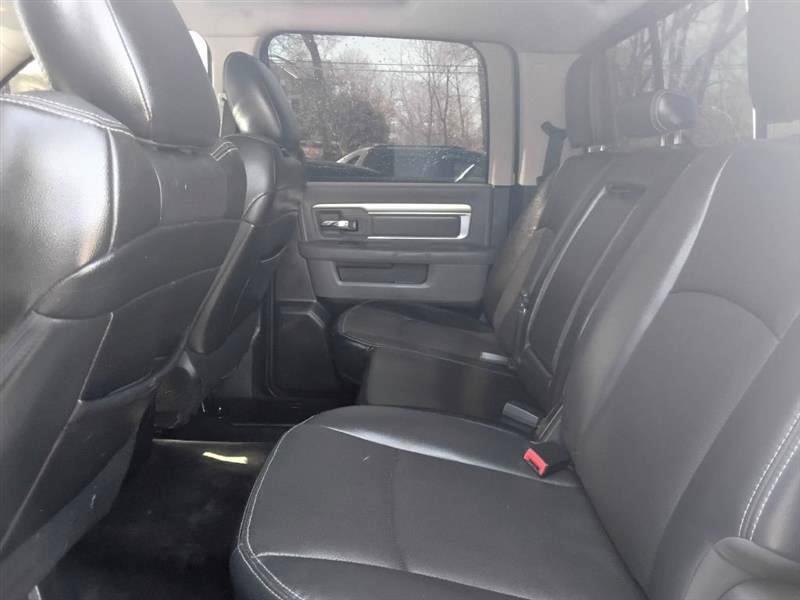 RAM 1500 SLT Crew Cab SWB 4WD 2013