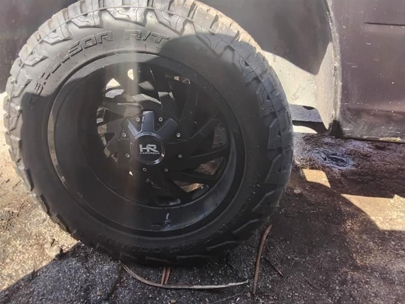 RAM 1500 SLT Crew Cab SWB 4WD 2013