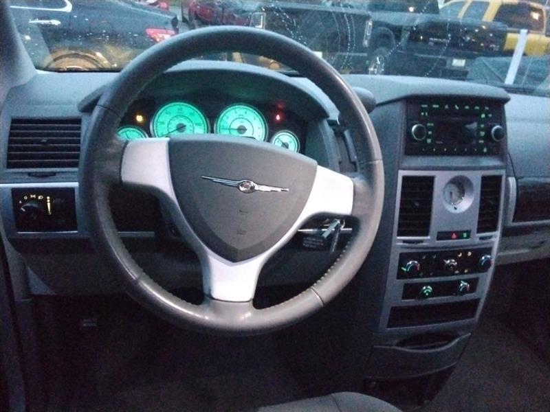Chrysler Town & Country Touring 2010