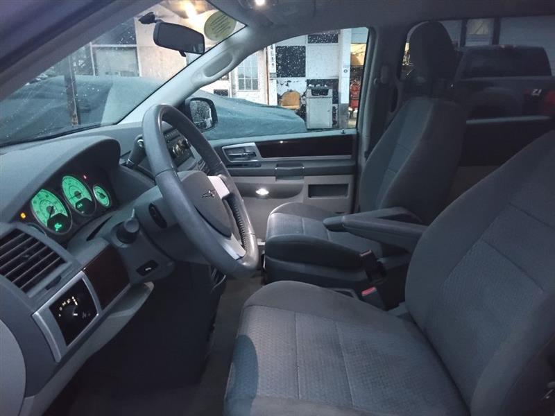 Chrysler Town & Country Touring 2010