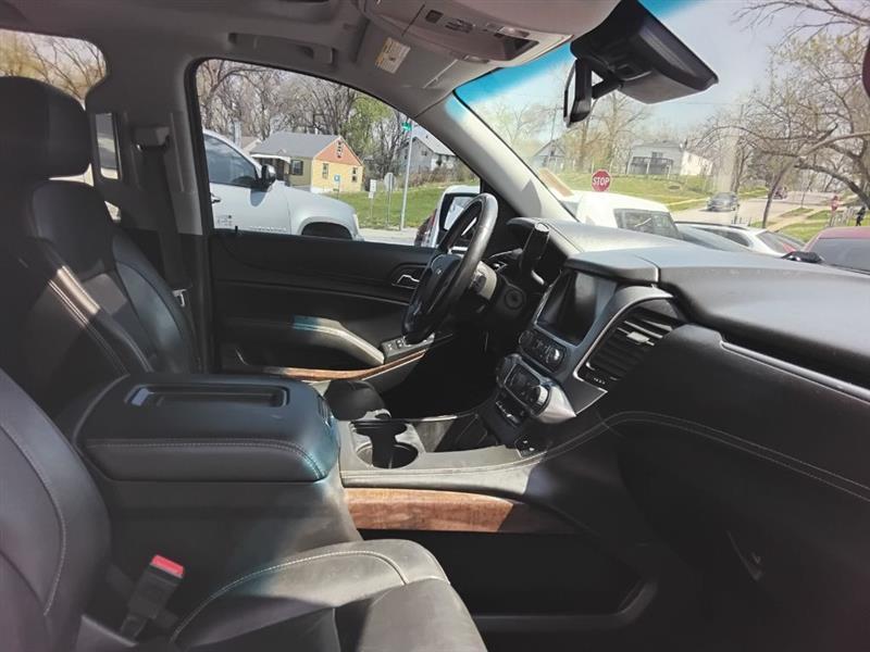 Chevrolet Suburban LT 4WD 2016