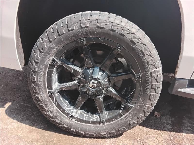 Chevrolet Suburban LT 4WD 2016