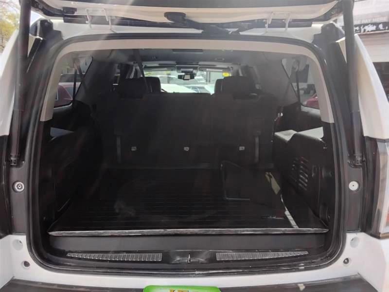 Chevrolet Suburban LT 4WD 2016