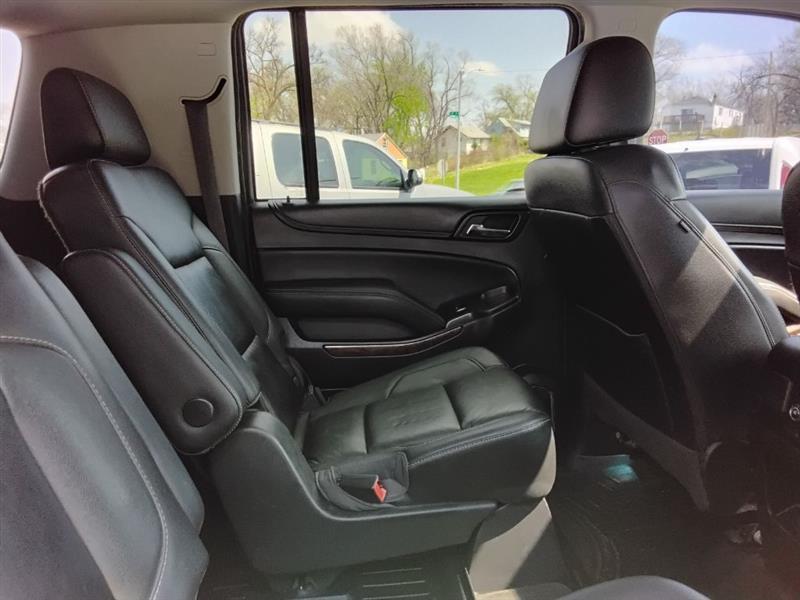 Chevrolet Suburban LT 4WD 2016