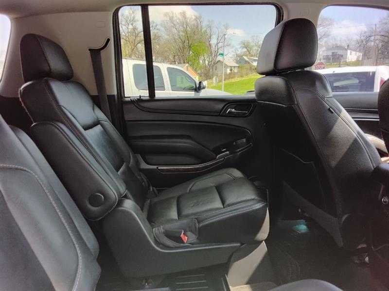 Chevrolet Suburban LT 4WD 2016