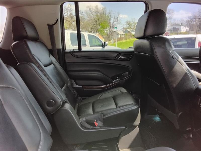 Chevrolet Suburban LT 4WD 2016