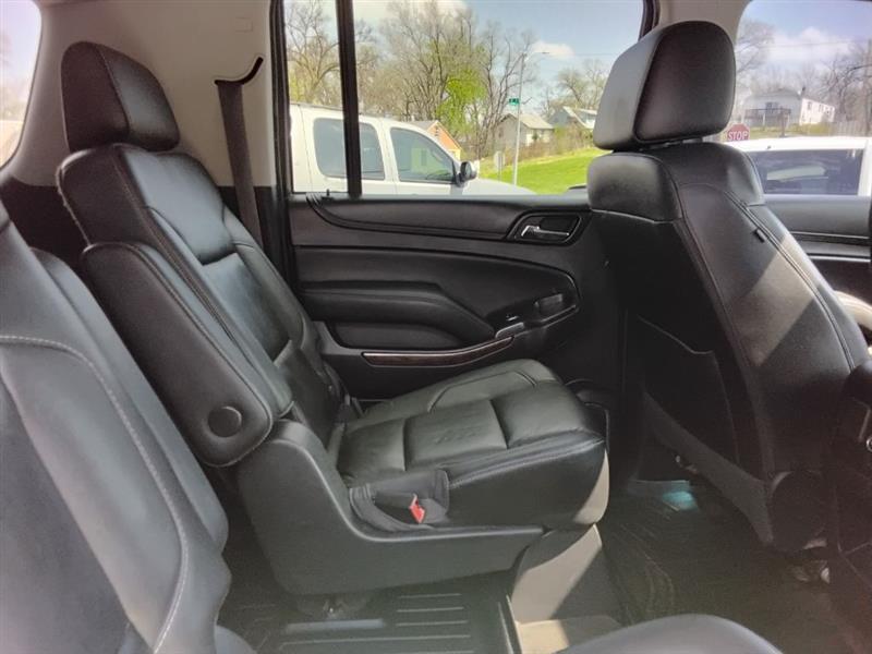 Chevrolet Suburban LT 4WD 2016