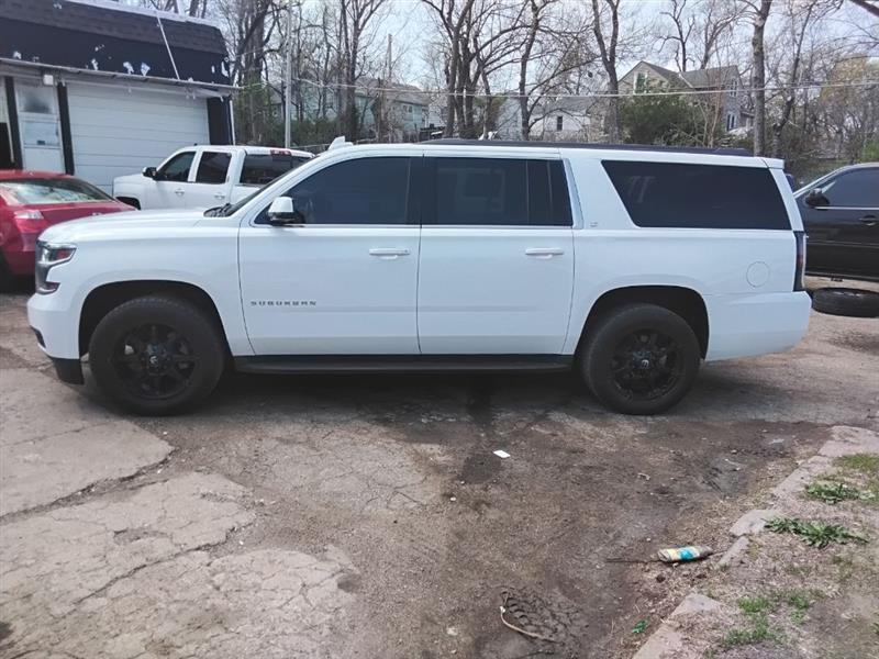 Chevrolet Suburban LT 4WD 2016