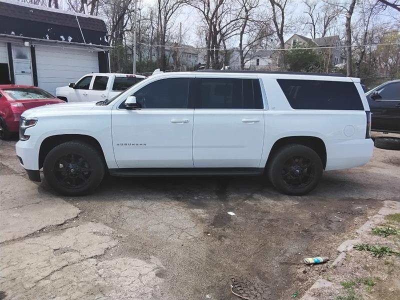 Chevrolet Suburban LT 4WD 2016