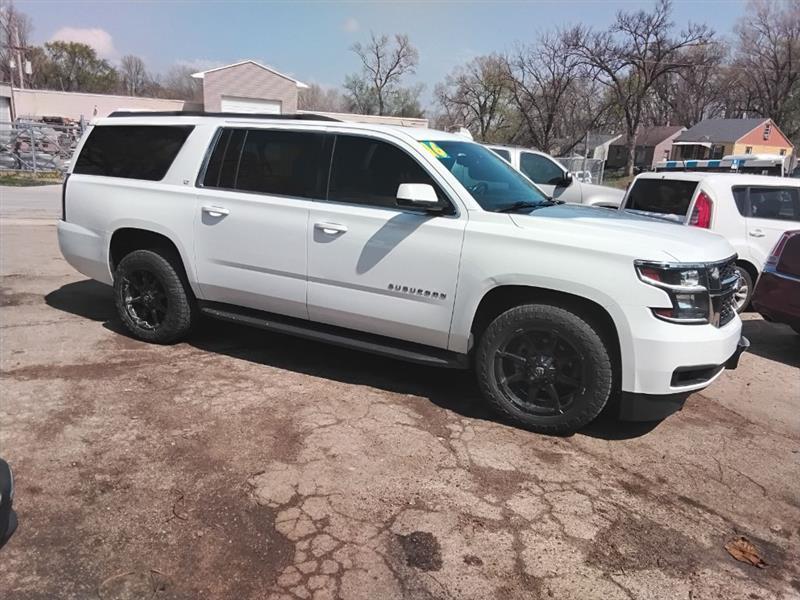 Chevrolet Suburban LT 4WD 2016