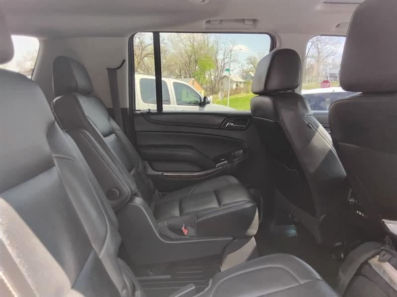 Chevrolet Suburban LT 4WD 2016