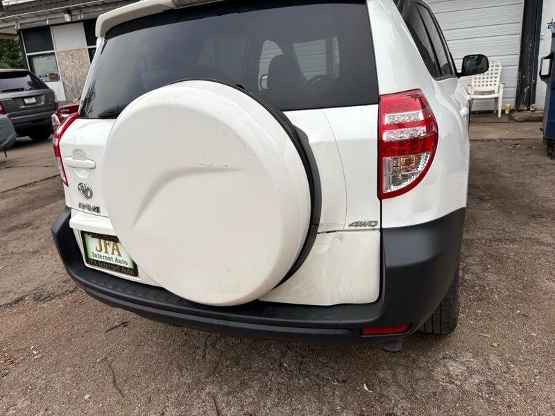 Toyota RAV4  2011