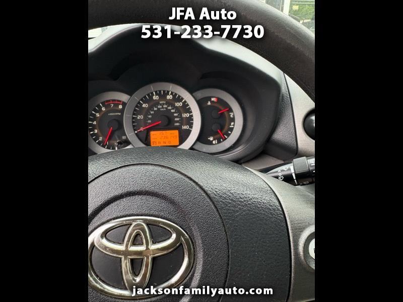 Toyota RAV4  2011