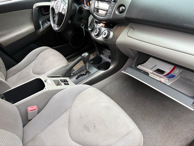 Toyota RAV4  2011