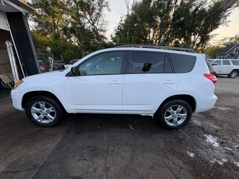 Toyota RAV4  2011