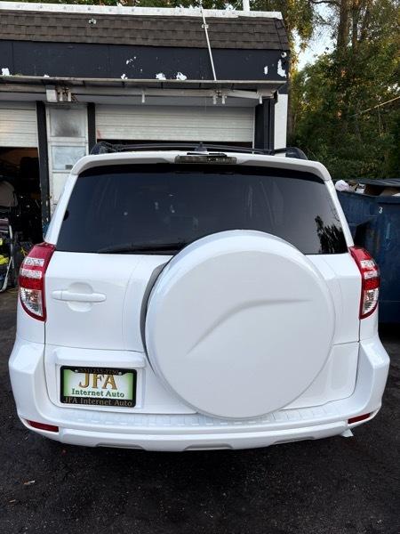 Toyota RAV4  2011