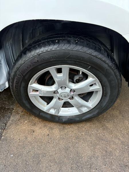 Toyota RAV4  2011