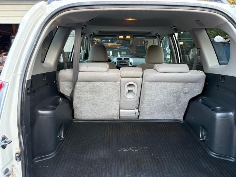 Toyota RAV4  2011