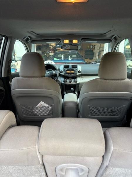Toyota RAV4  2011