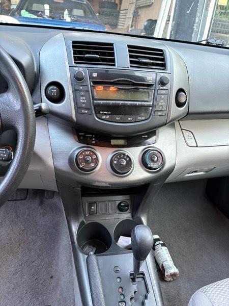 Toyota RAV4  2011