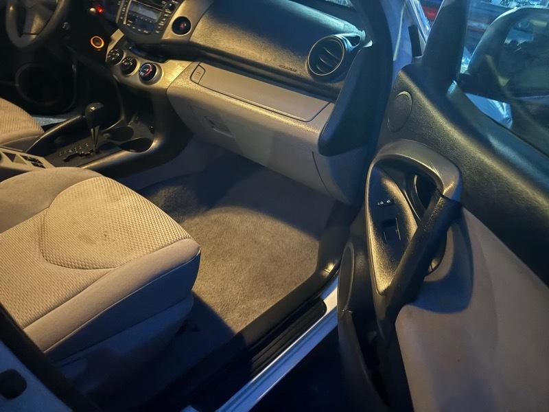 Toyota RAV4  2011