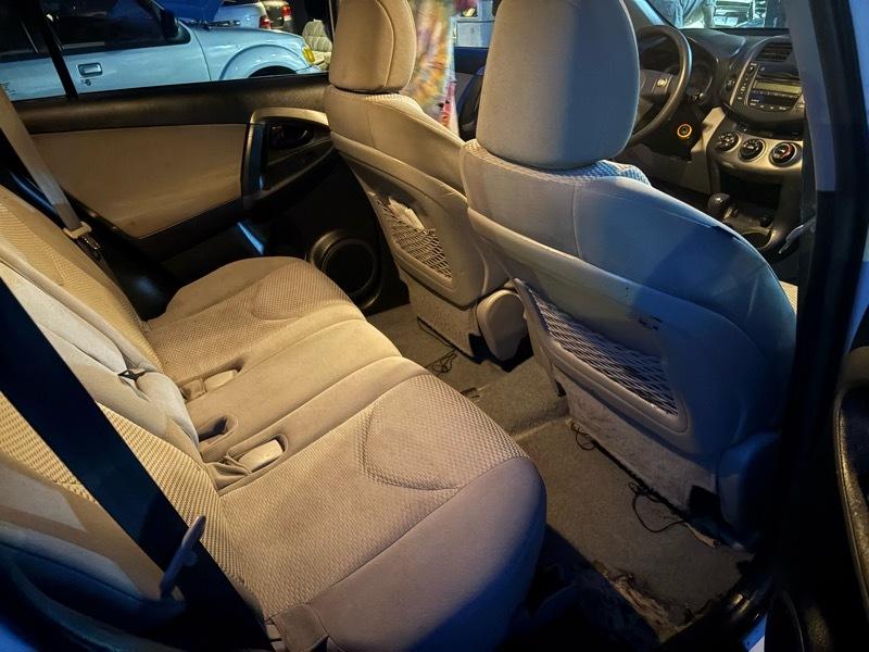Toyota RAV4  2011